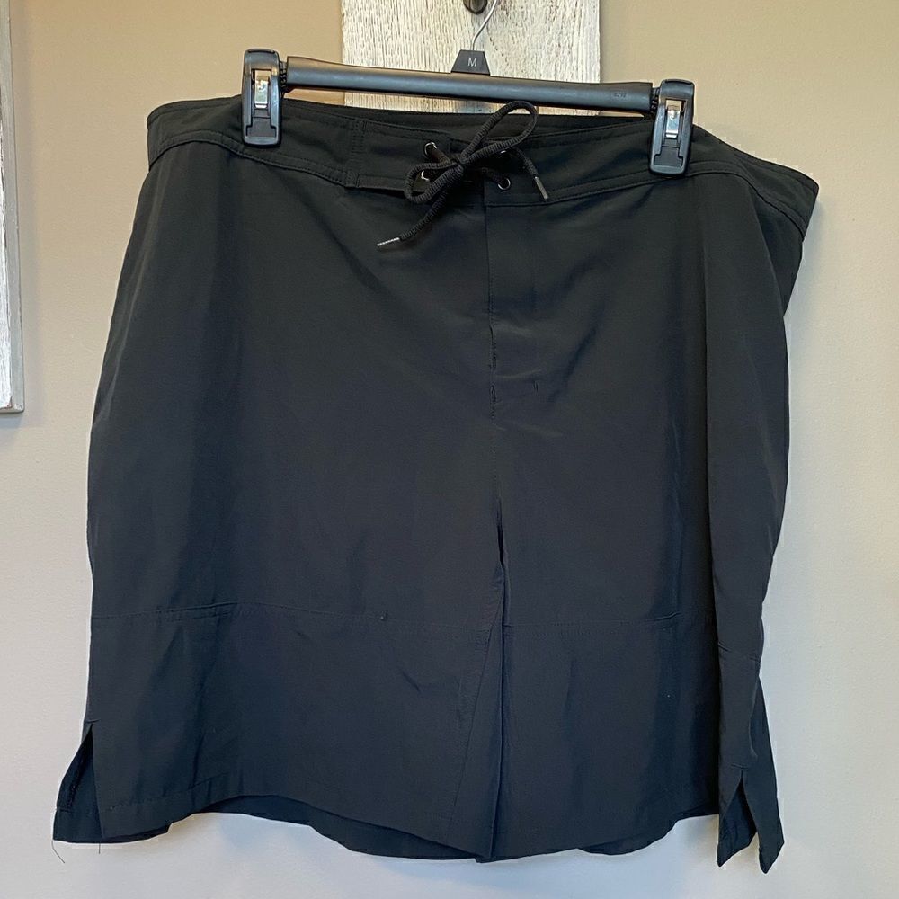 Mens BCG Gray and Black Trunks Size XL